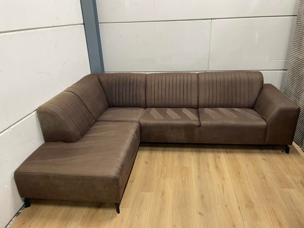 Mooie luxe bruine suede hoekbank - GEREINIGD!!!