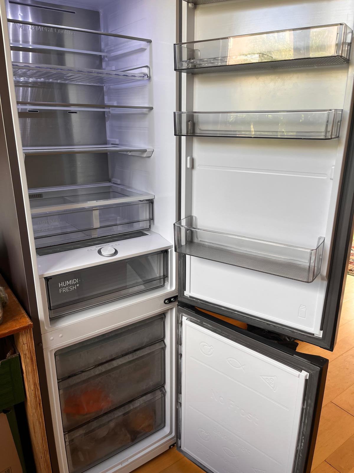 Samsung RB38A7B6BB1 vrijstaand koelvriescpmbi/ koelkast, 200 liter of meer, Met aparte vriezer, Zo goed als nieuw, 160 cm of meer