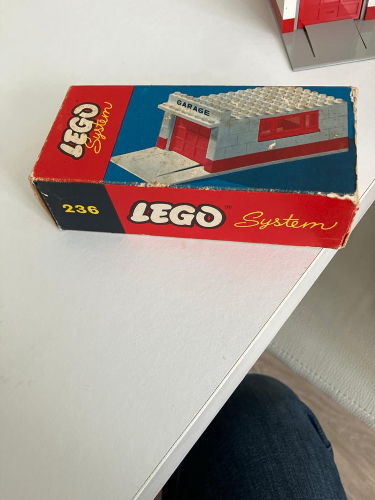Lego System Garage 236 - Nieuwstaat, niet uit doos, Ophalen of Verzenden, Zo goed als nieuw, Elektrisch, Overige merken