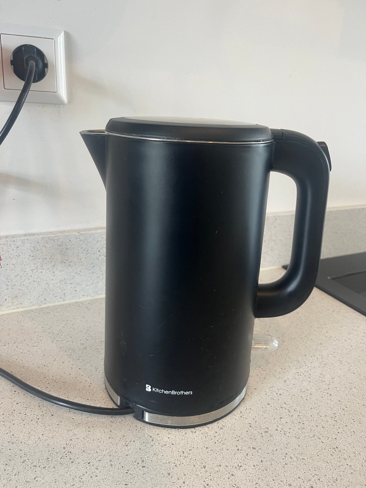 KitchenBrothers Waterkoker Zwart, 1 tot 2 liter, Ophalen of Verzenden, Gebruikt, Draadloos