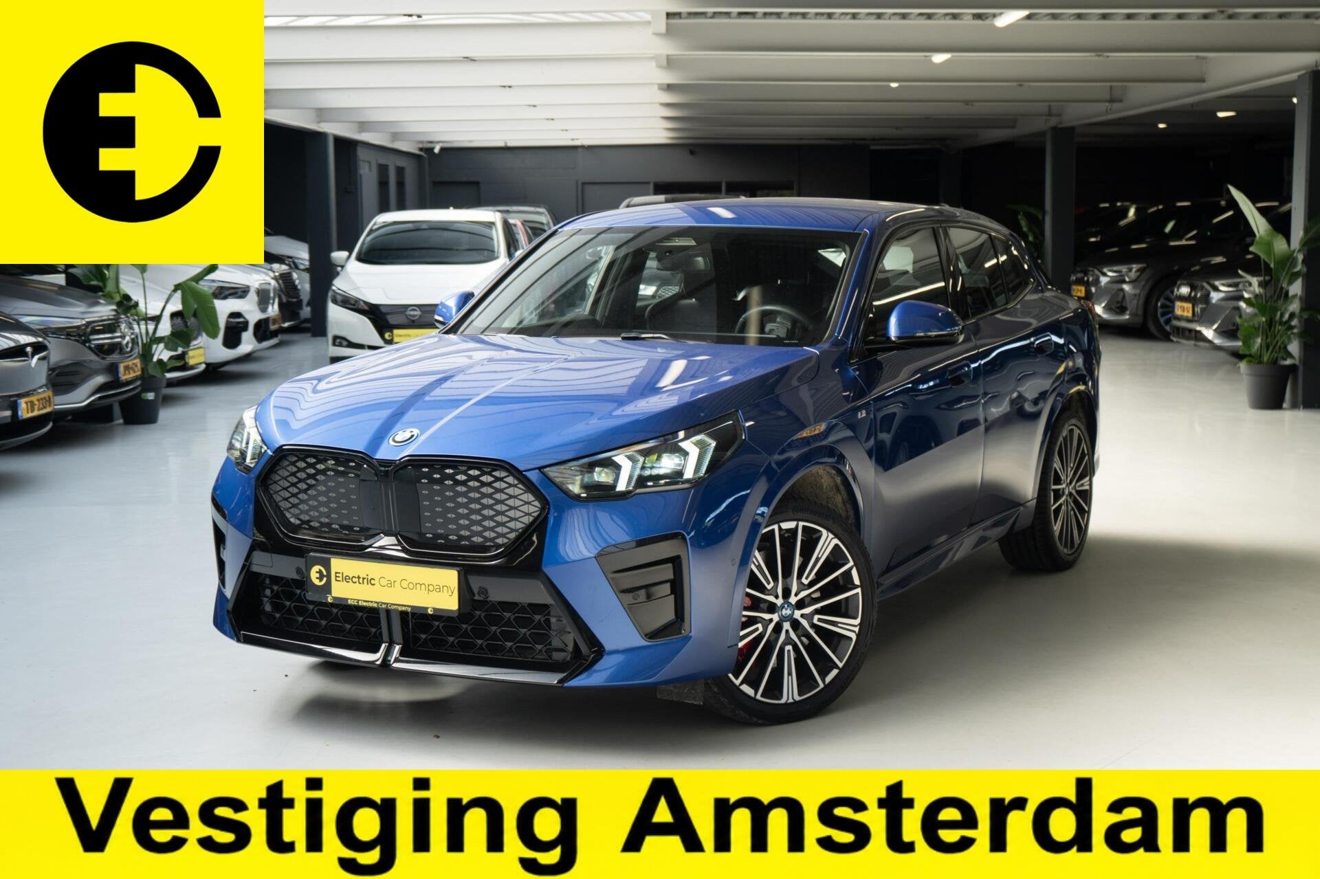 BMW iX2 eDrive20 67 kWh | 96,9% SOH | Alcantara stoelen | Ca, Auto's, BMW, Zwart, Blauw, 67 kWh, 204 pk