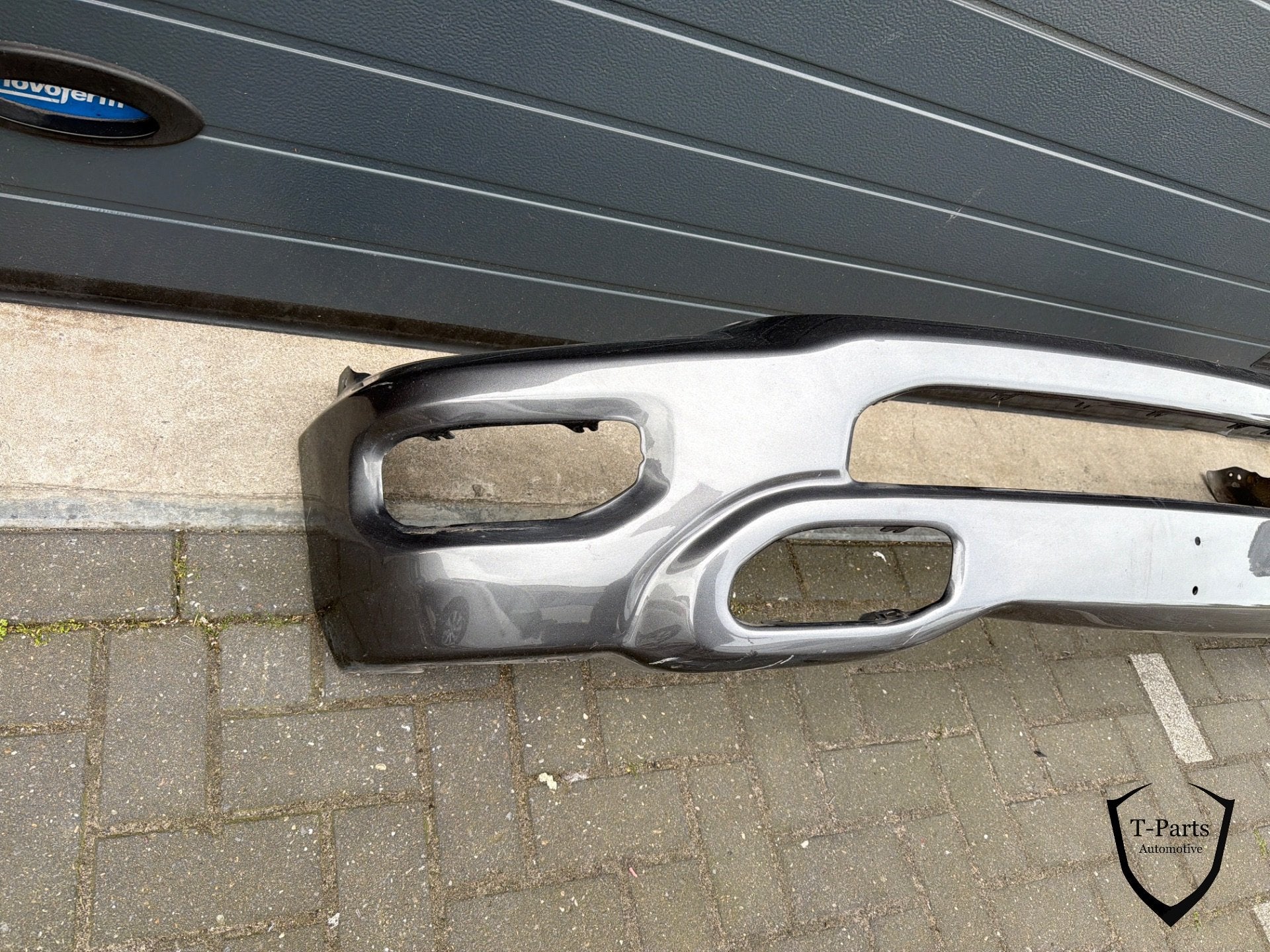 Dodge ram voorbumper bumper, Auto-onderdelen, Taurusavenue 1
2132 LS  Hoofddorp, NL, Gebruikt, Stellantis N.V., Ophalen of Verzenden
