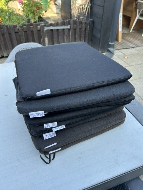 C30-8 zwarte Living kussentjes voor op tuinstoelen 38x38cm, Ophalen of Verzenden, Gebruikt