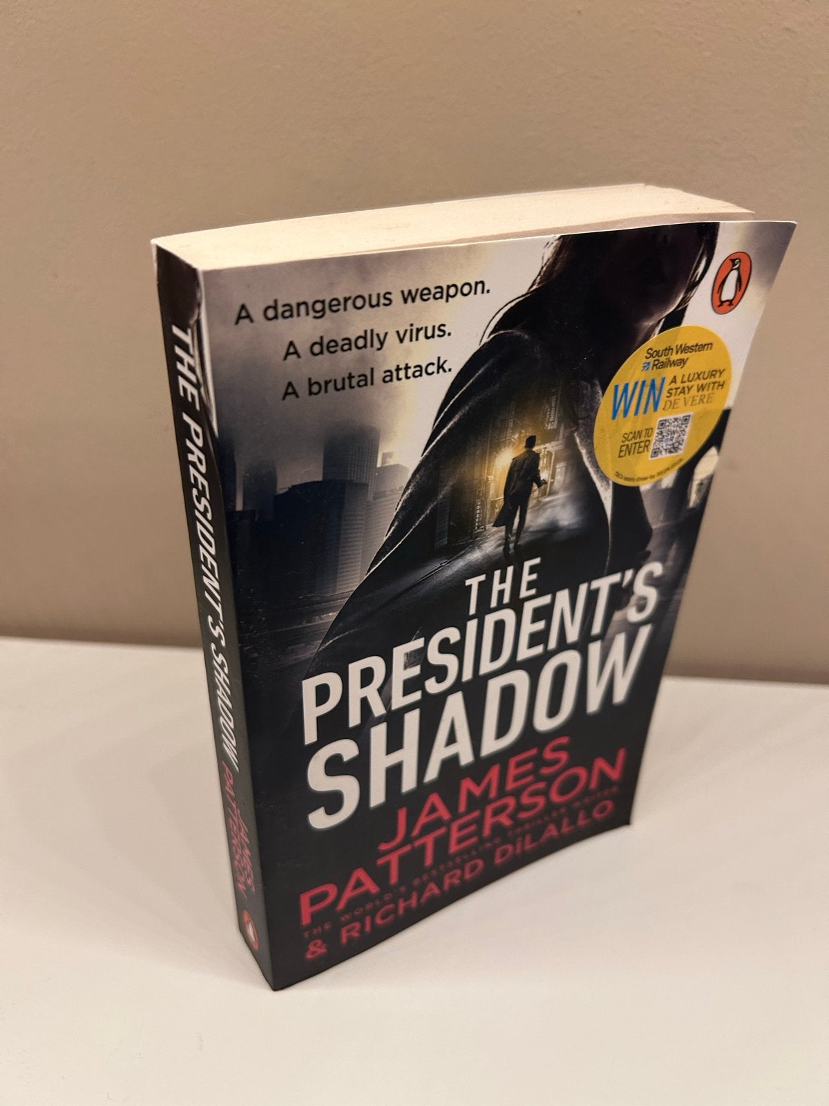 The President's Shadow - James Patterson & Richard DiLallo, Verzenden, Zo goed als nieuw, Wereld overig