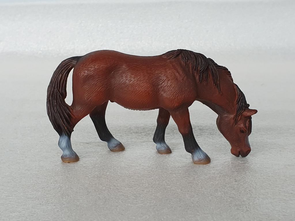 Schleich 13299: Grazende rijpony (2004), Ophalen of Verzenden, Gebruikt