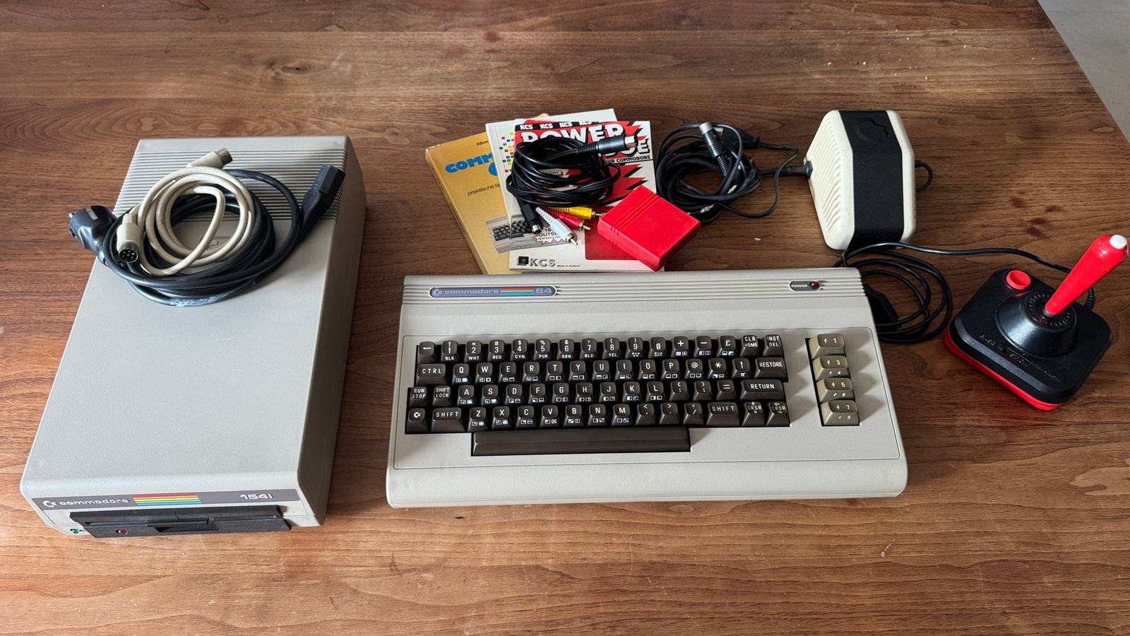 Commodore 64 met 1541 diskdrive, joystick en accessoires, Computers en Software, Ophalen