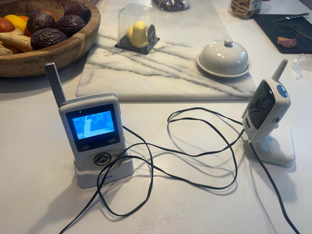 Luvion Platinum Babyfoon met camera en terugspreekfunctie, Kinderen en Baby's, Babyfoons, Ophalen of Verzenden, Zo goed als nieuw