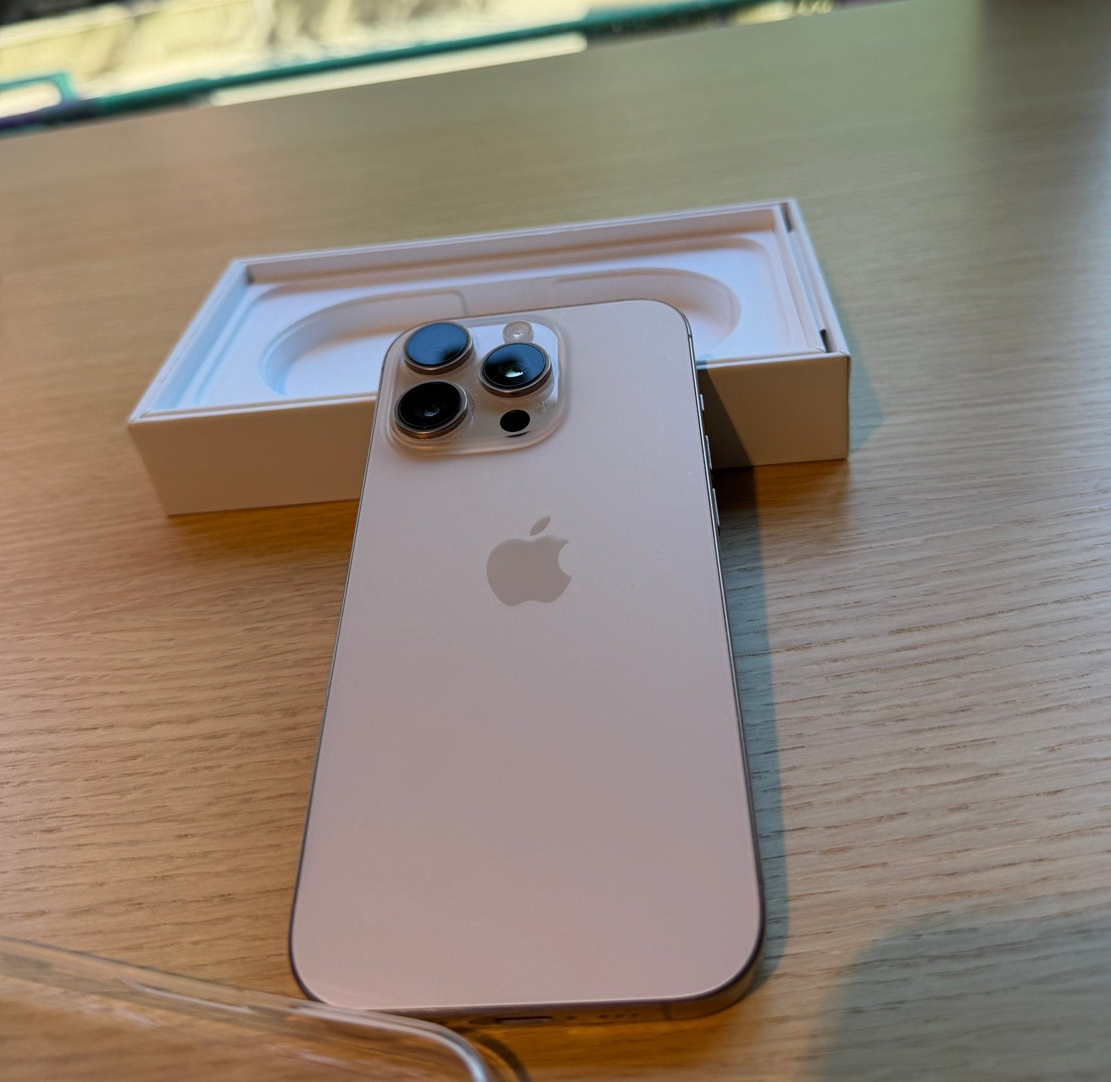 Apple iPhone 16 Pro 256 GB Desert Titanium, Telecommunicatie, Mobiele telefoons | Apple iPhone, Ophalen of Verzenden, Zo goed als nieuw