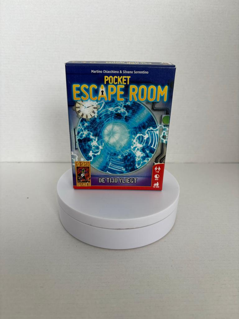 Pocket Escape Room: De Tijd Vliegt, Een of twee spelers, Ophalen of Verzenden, Zo goed als nieuw