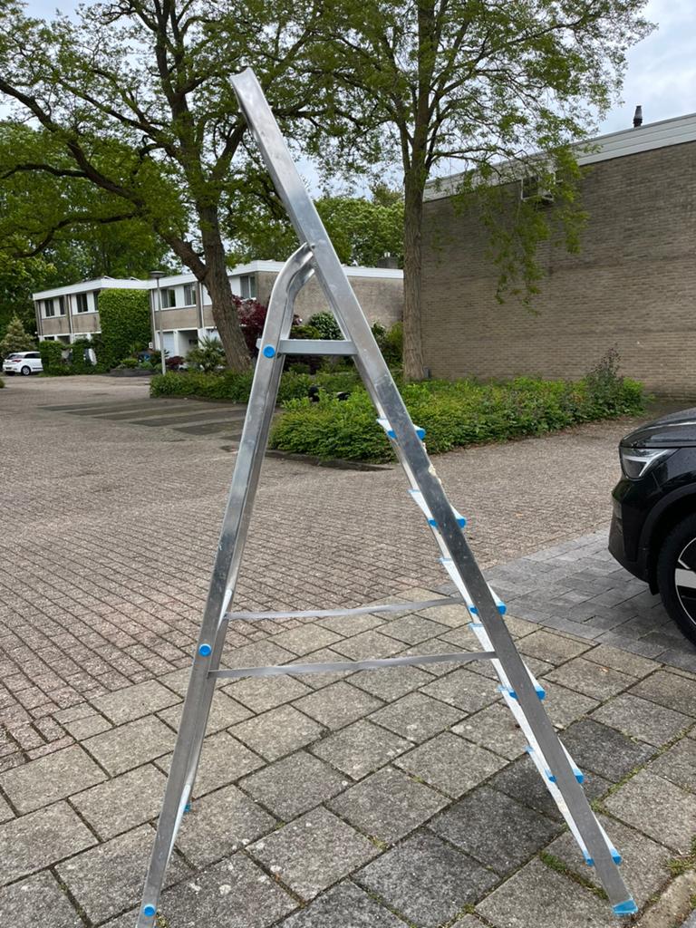 Aluminium huishoudtrap 5 treden Gamma, Doe-het-zelf en Verbouw, Ladders en Trappen, Trap, Ophalen of Verzenden, Zo goed als nieuw