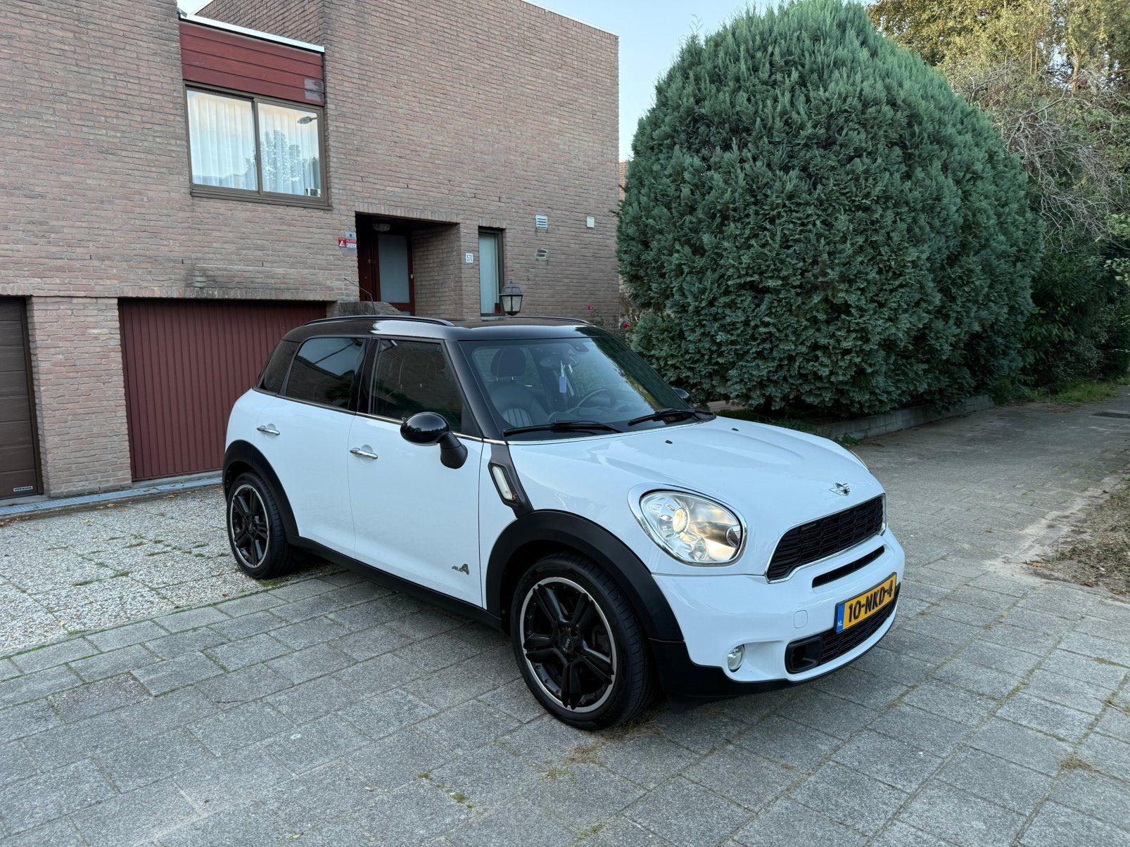 Mini Countryman 1.6 Cooper S All4 2010 Wit, Auto's, Dealer onderhouden, 15 km/l, 4 stoelen, Wit