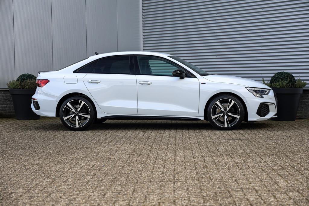 Audi A3 Limousine 35 TFSI 3x S-Line 150PK Trekhaak|ACC|Matri, Auto's, 4 cilinders, 150 pk, Leder en Stof, Wit