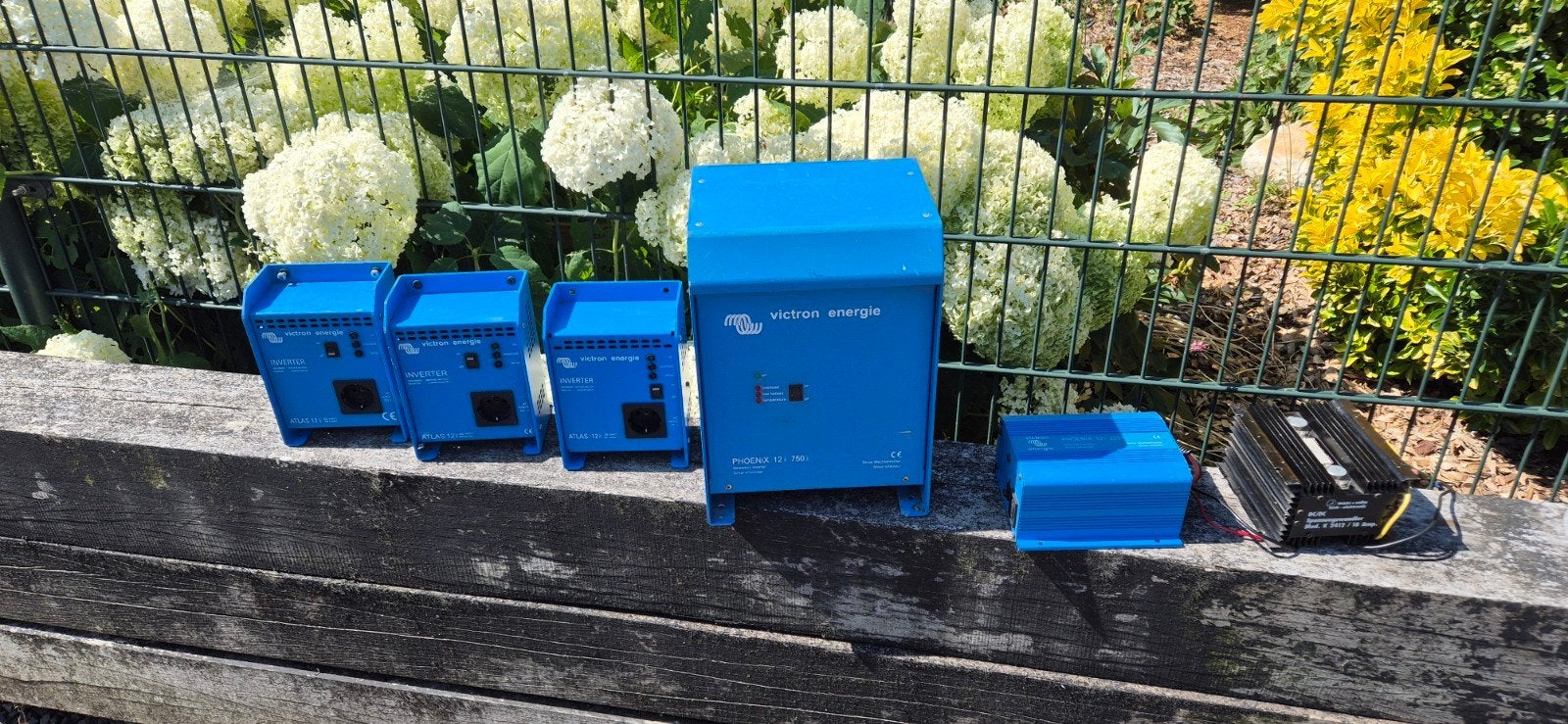 Victron Energie Omvormers 12V naar 220V, Caravans en Kamperen, Camper-accessoires, Ophalen