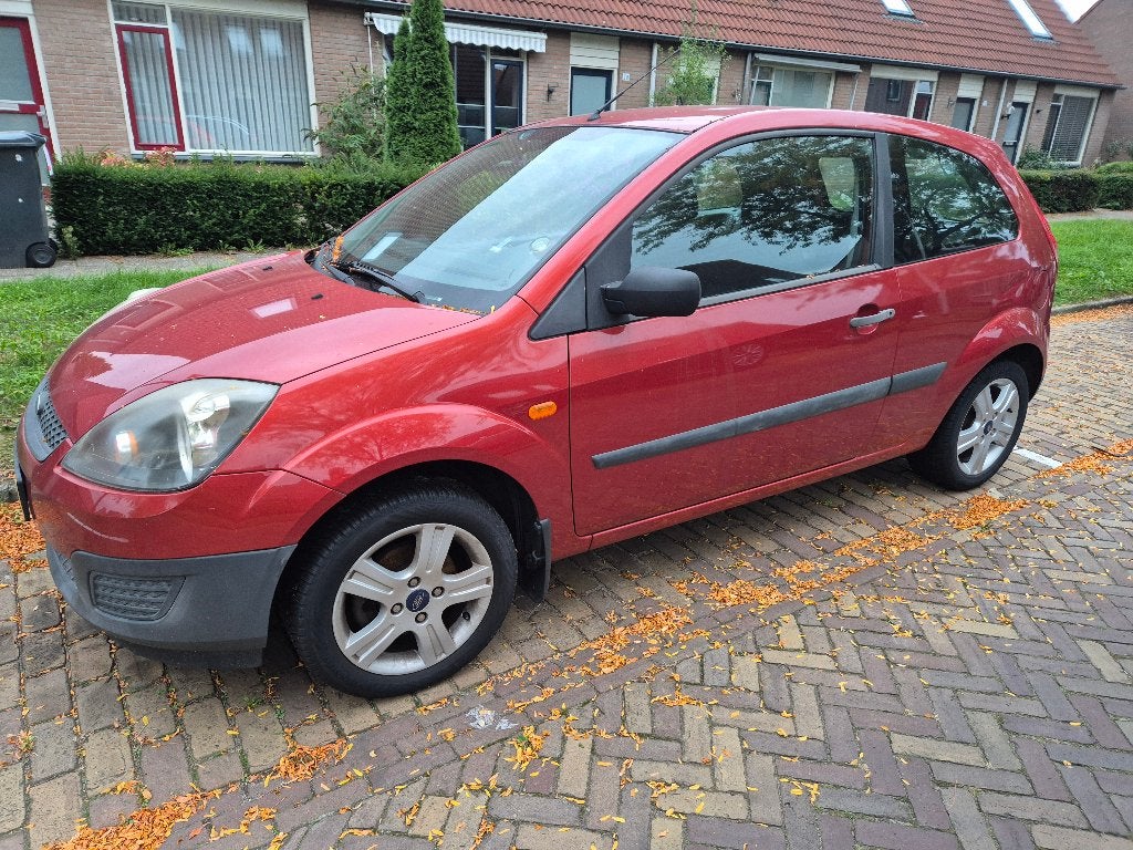 Goede ford fiesta  nieuwe apk, Auto's, Stof, Handgeschakeld, Grijs, Particulier