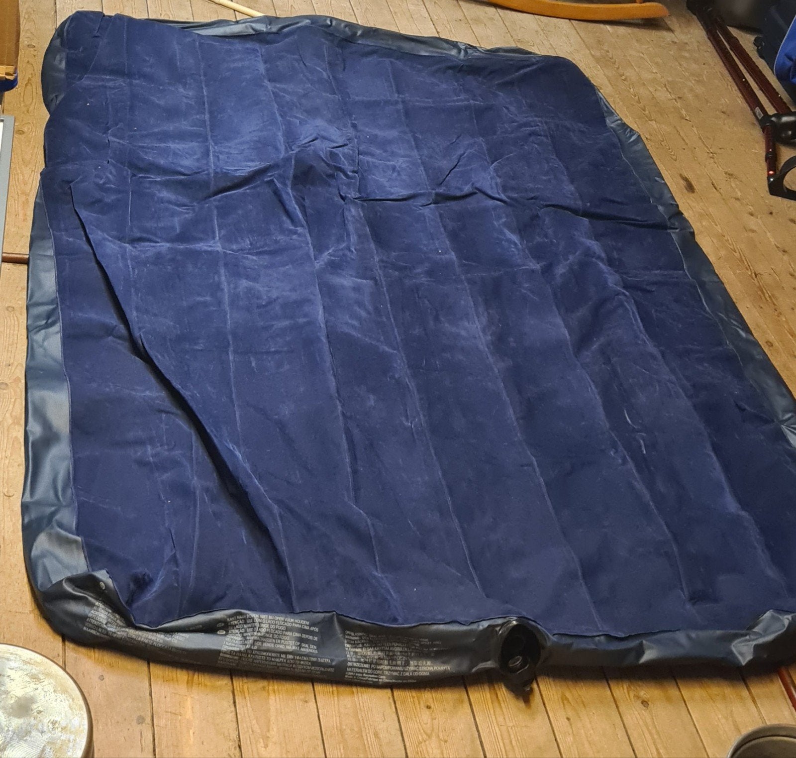 luchtbed blauw, Caravans en Kamperen, Luchtbedden, Ophalen, Zo goed als nieuw