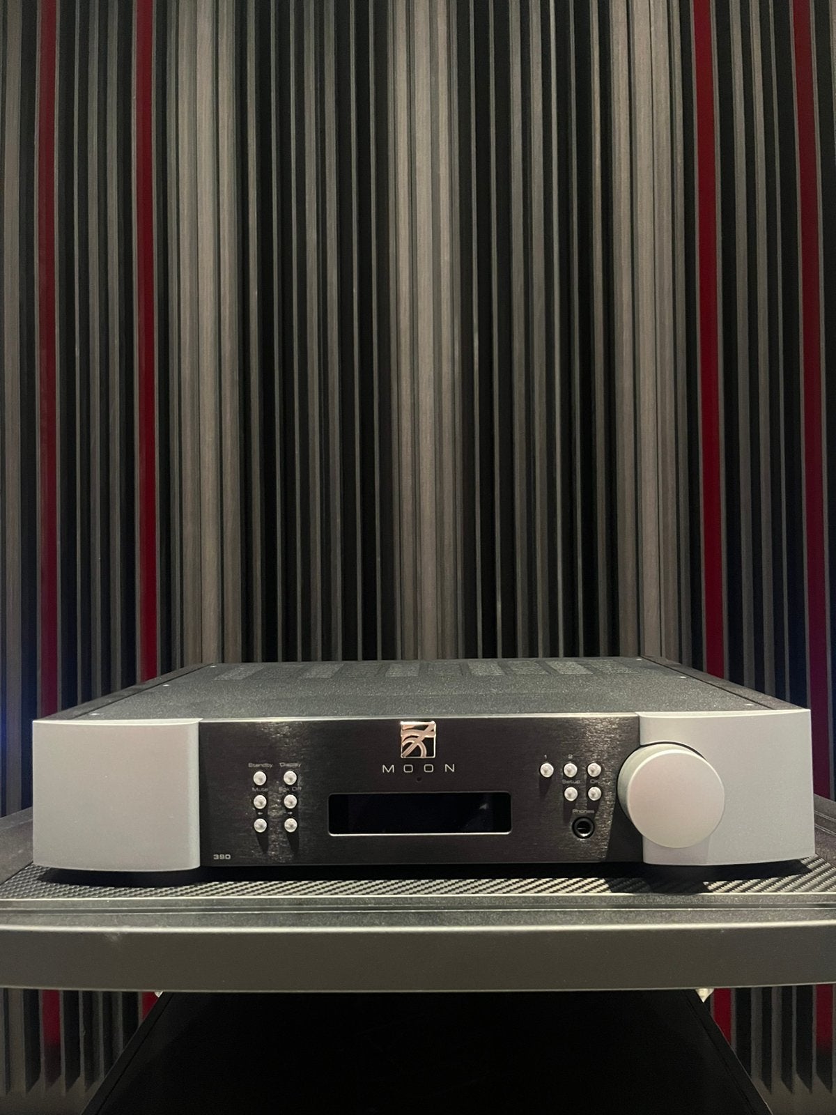 MOON 390 Voorversterker - Streamer - High End - Two Tone