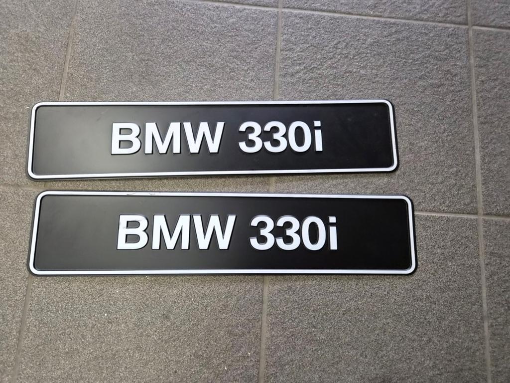 Showroomplaten bmw 330i, Ophalen, Gebruikt