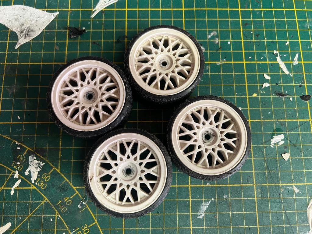 Tamiya velgen (e30) met drift banden, Ophalen, Auto, Groter dan 1:32, Zo goed als nieuw
