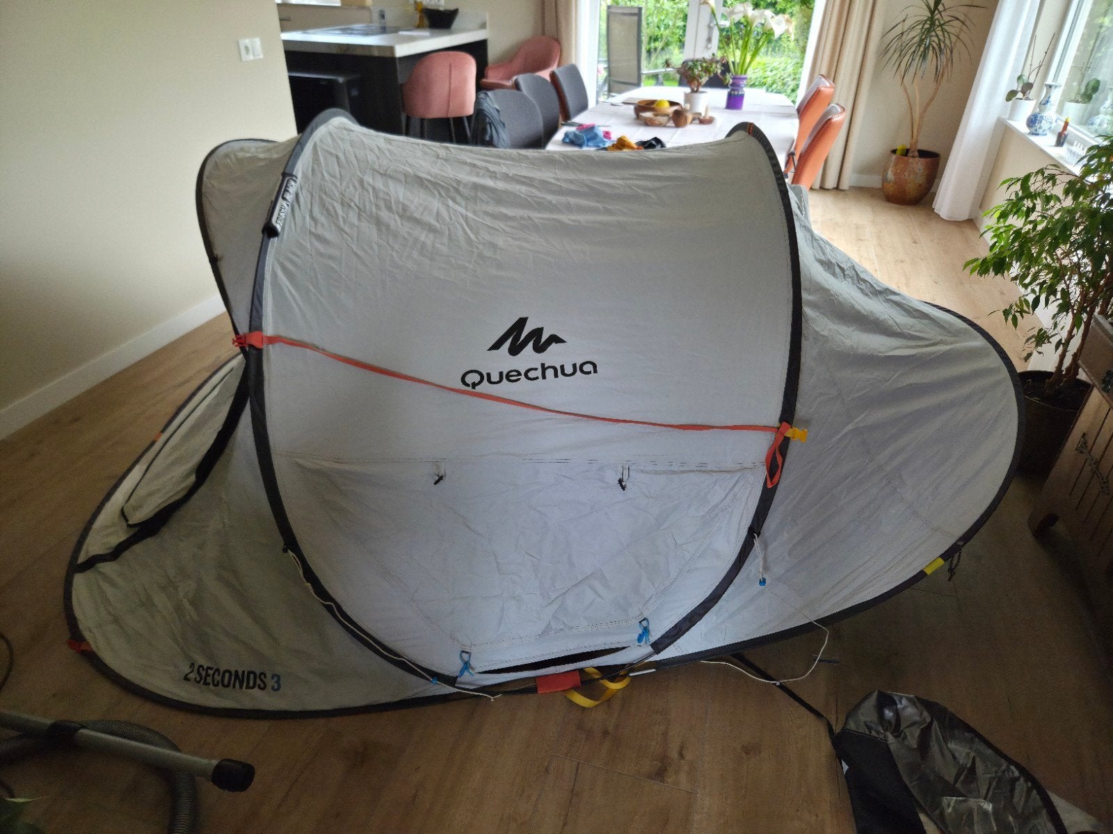 Quechua 2 Seconds 3 Fresh & Black Pop-up Tent, Ophalen of Verzenden, Zo goed als nieuw