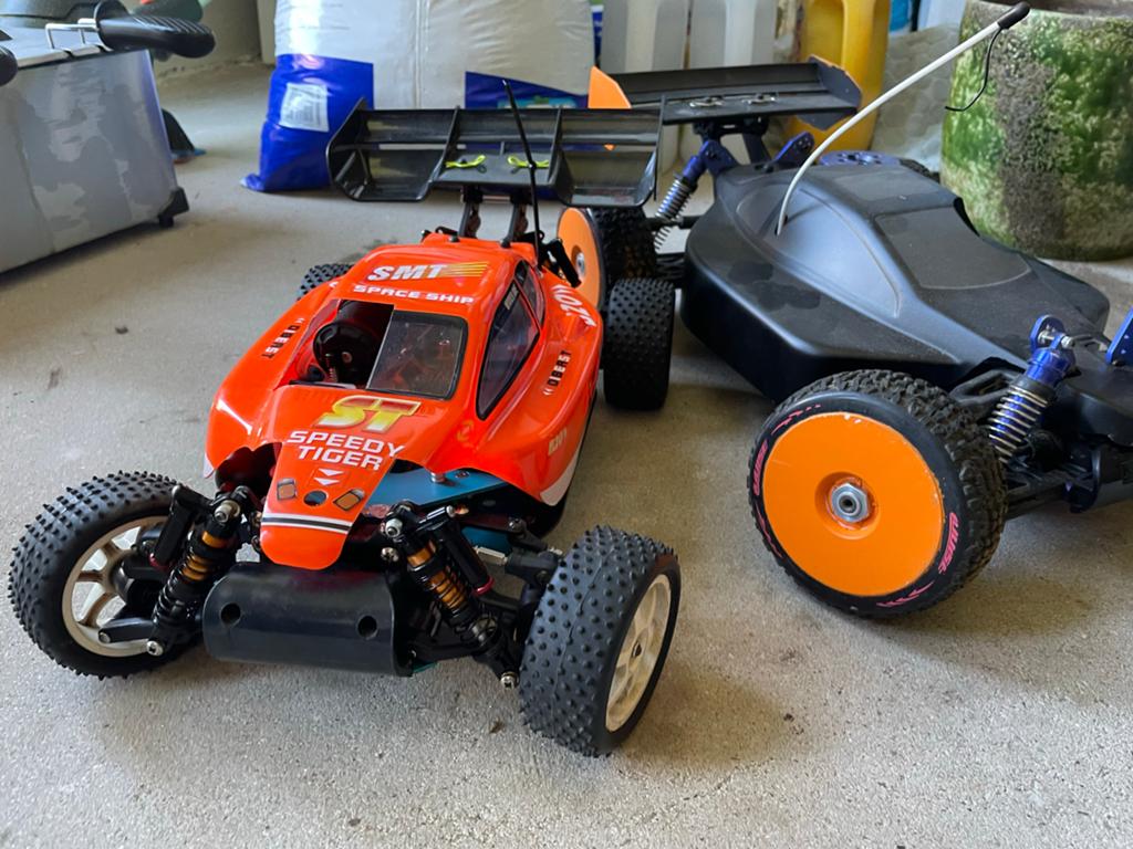 2 Nitro Buggy's: Kyosho Inferno & Smartech Winner Sport, Hobby en Vrije tijd, Gebruikt, Auto offroad, Ophalen of Verzenden, Nitro
