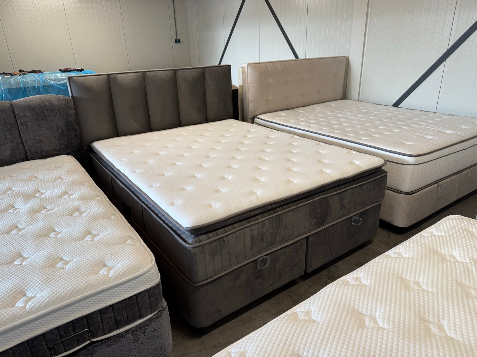 Boxspring 180X200 met opbergruimte, matras en luxe topper, Ophalen, 200 cm, 160 cm, Nieuw