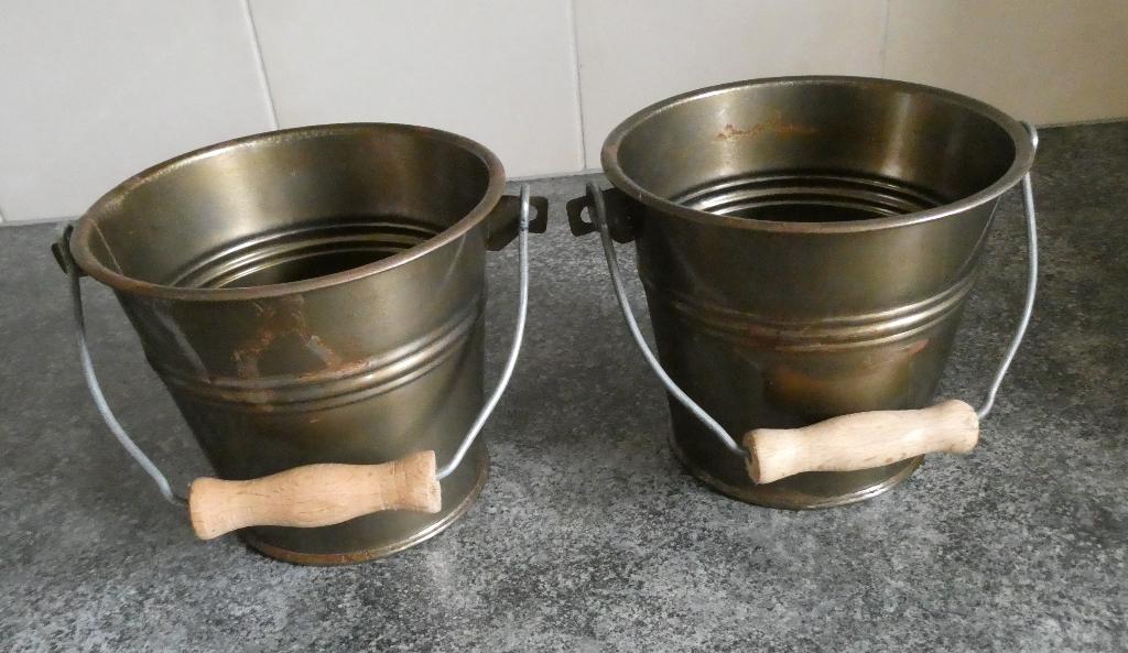 2 metalen emmertjes, Ophalen, Rond, Nieuw, Balkon