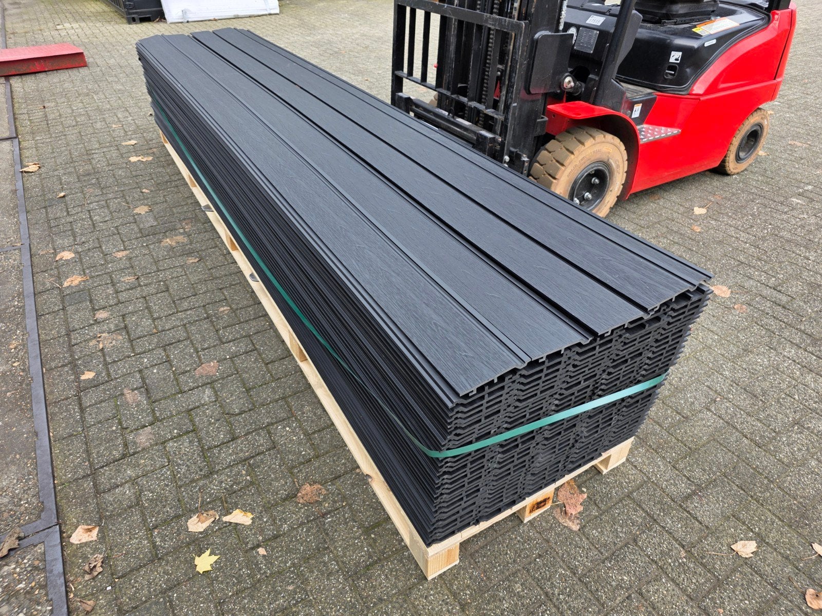 Composiet Rabat Zwart met Houtstructuur 400x15.6x2.1 cm, Ophalen, Minder dan 25 mm, Nieuw, Plank
