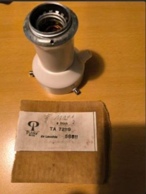 12 x vintage Peill & Putzler VAAS  lampfitting stukprijs, Huis en Inrichting, Lampen | Tafellampen, Ophalen, 70er, Zo goed als nieuw