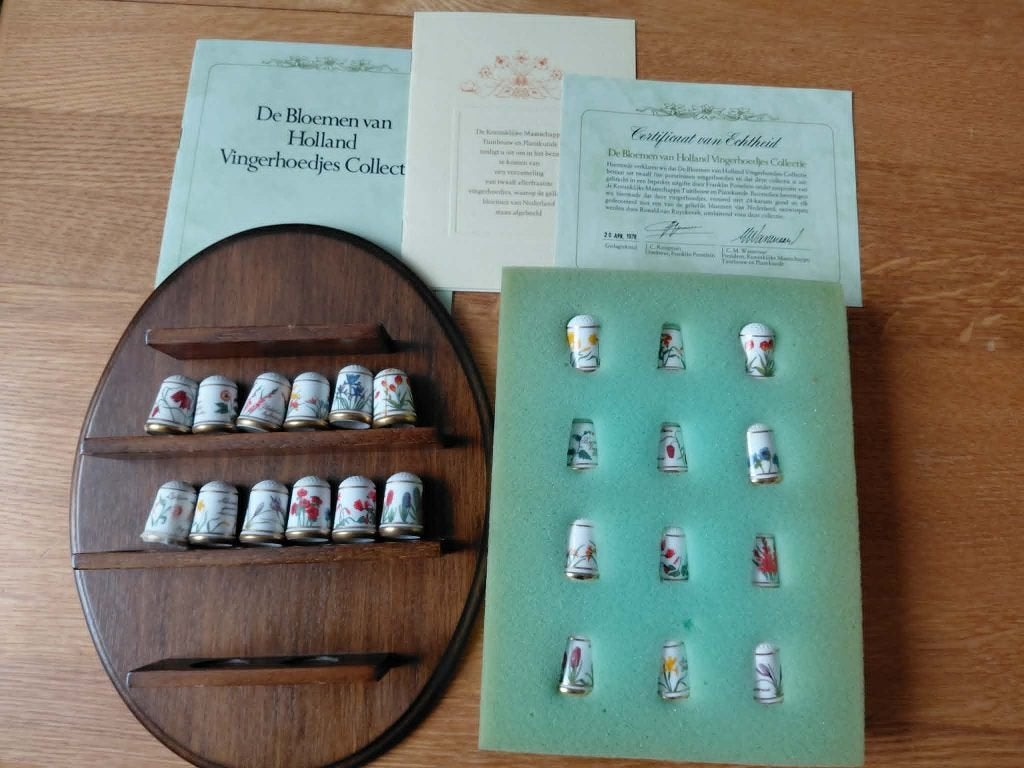 Vingerhoedjes collectie, Ophalen, Zo goed als nieuw, Porselein, Nederland