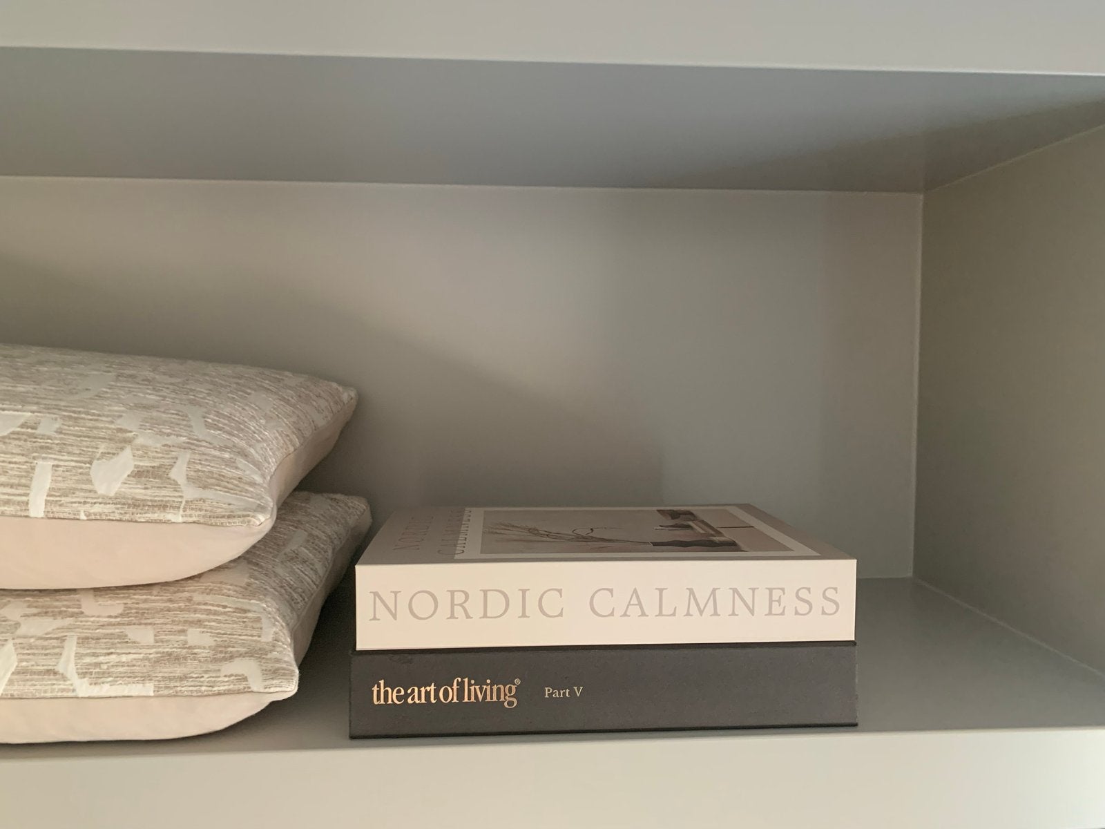 2x Tafelboek 'Nordic Calmness' - The Art of Living Part V, Ophalen, Zo goed als nieuw