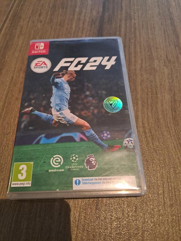 FC24 Nintendo Switch 1, Ophalen of Verzenden, Zo goed als nieuw, Sport, 3 spelers of meer