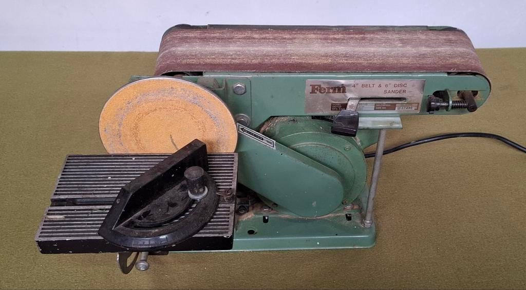 Ferm 330710 schuurbandmachine met schuurschijf, Doe-het-zelf en Verbouw, Gereedschap | Schuurmachines, Ophalen of Verzenden, Gebruikt