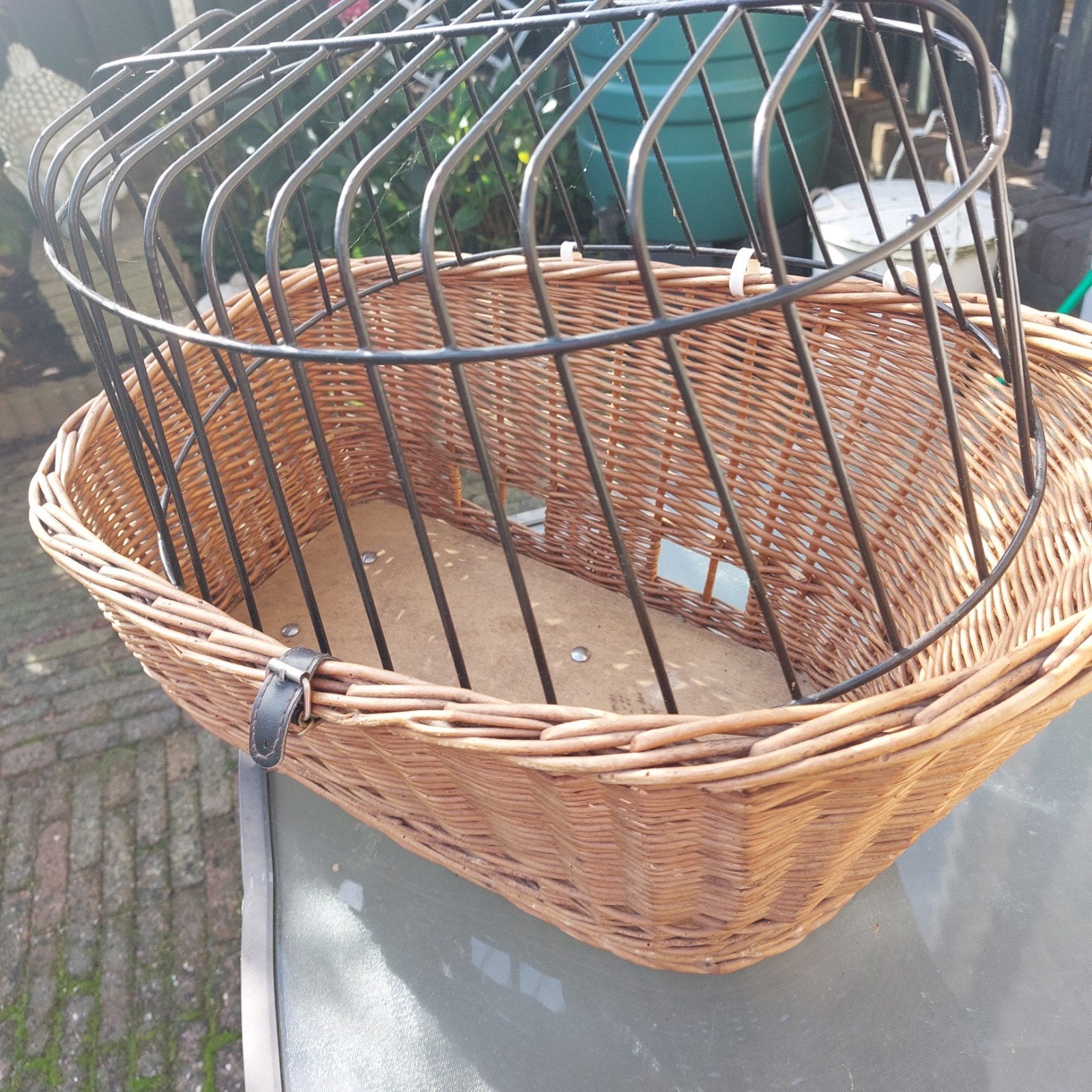 Rotan fietsmand met metalen rek - Gebruikt, Ophalen of Verzenden, Gebruikt, Fietsmand