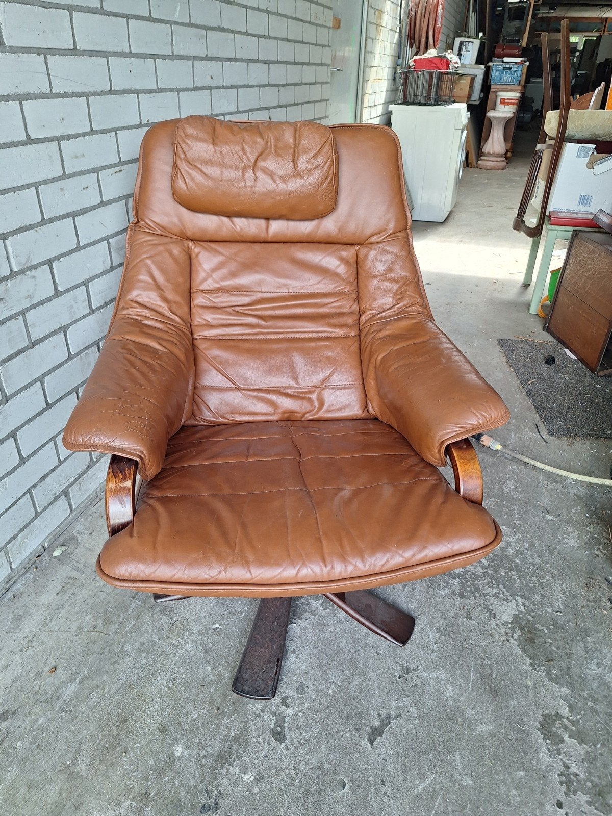 vintage ,retro 1970  Fauteui lichte kleur leer, Ophalen, Gebruikt, 50 tot 75 cm, Leer