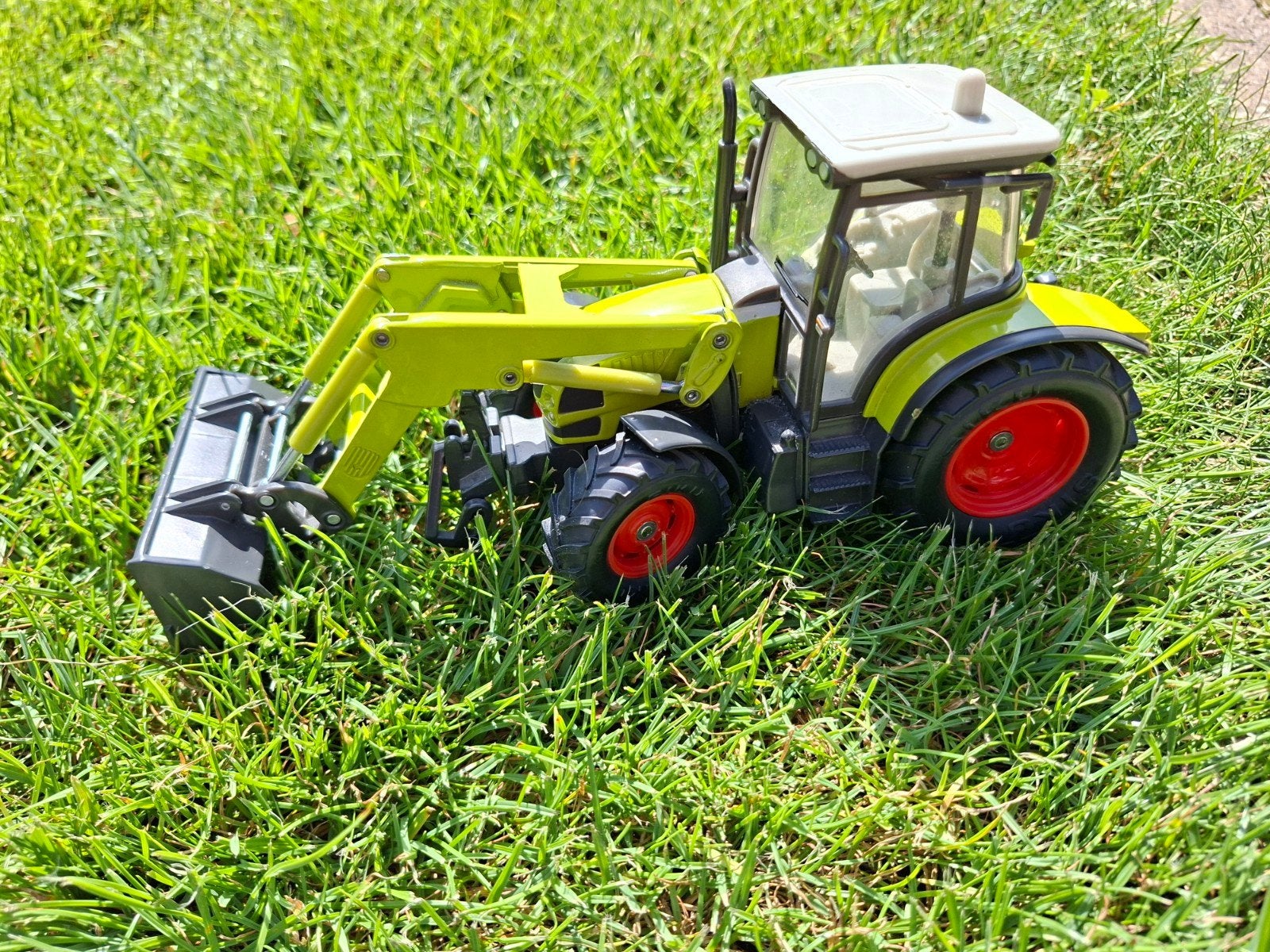 Siku Claas Tractor 1:32, Ophalen of Verzenden, Zo goed als nieuw