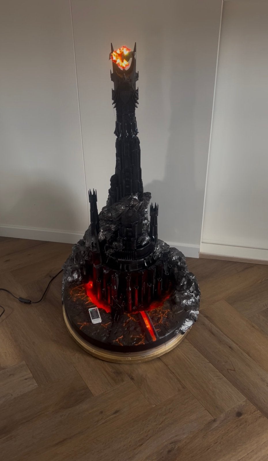 Barad dur 110cm hoog, Verzamelen, Ophalen, Serdar87@hotmail.com, Beeldje of Buste, 5642ms