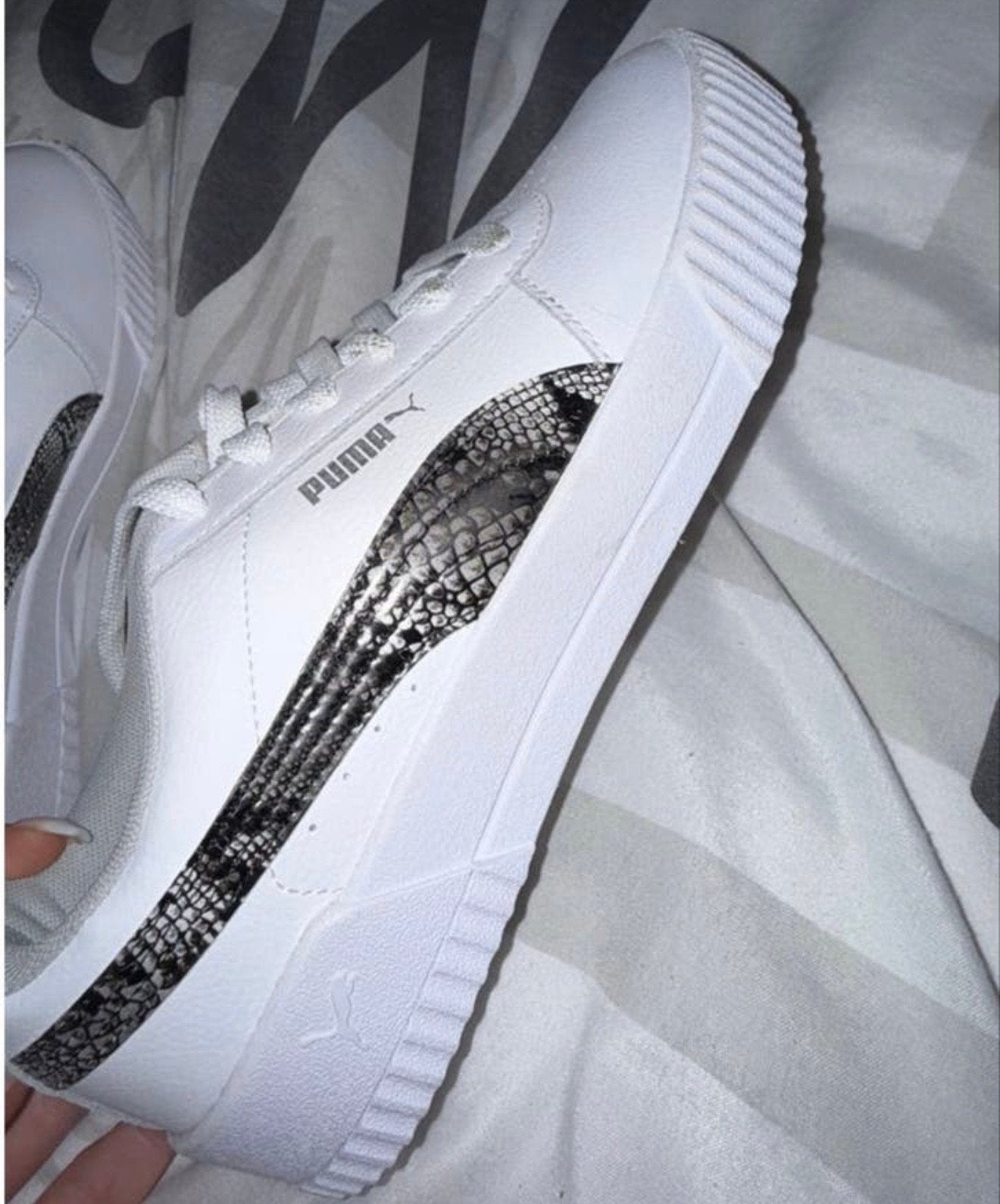 Puma Carina sneakers wit met slangenprint - Maat 41, Ophalen, Nieuw, Wit, Sneakers of Gympen