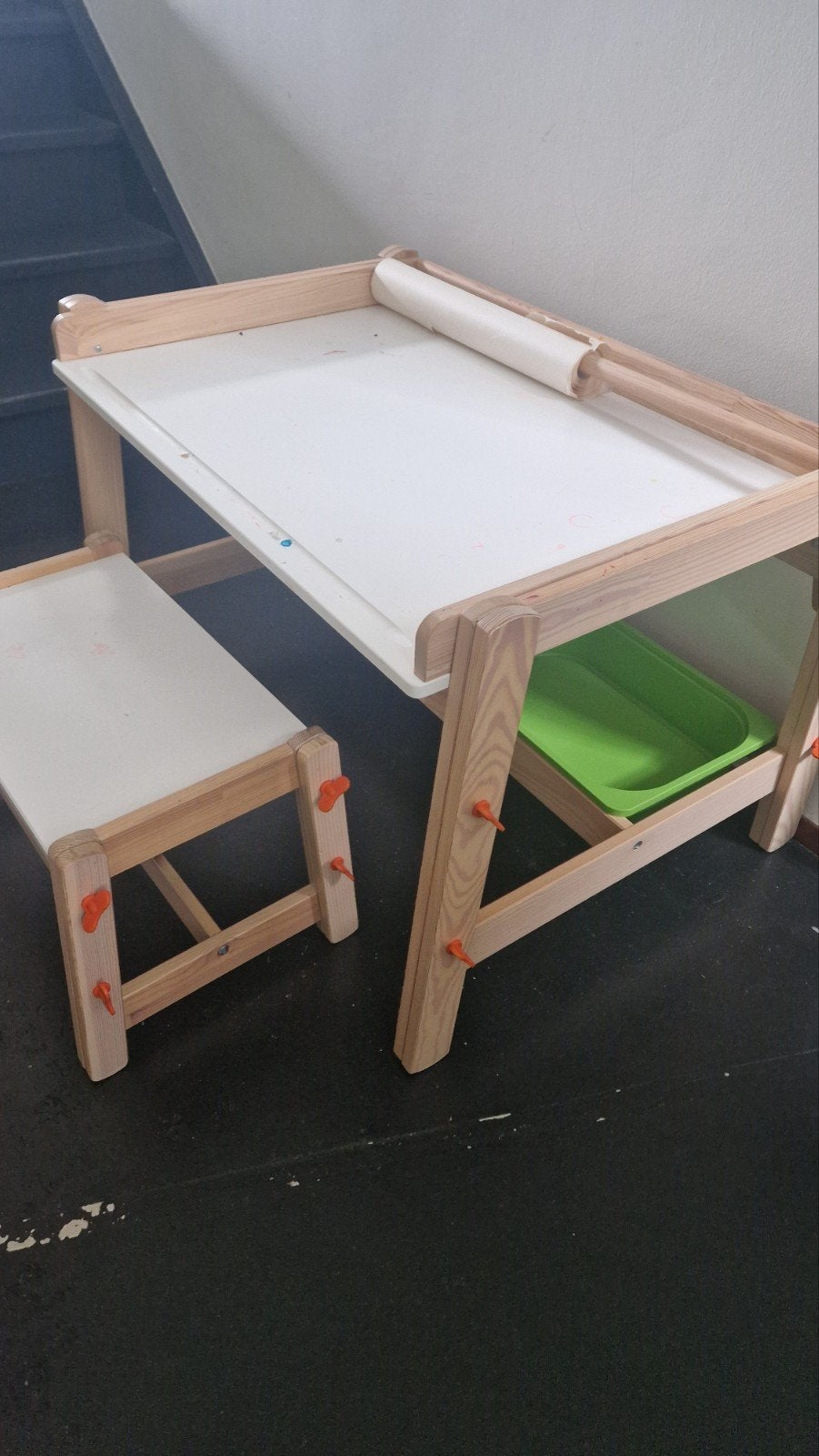 Ikea Flisat kinderbureau, stoelen & Trofast opbergers, Ophalen, Gebruikt, Tafel