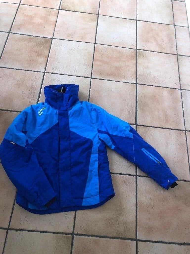 Blauwe ski-jas, maat M, zo goed als nieuw, Overige merken, 160 tot 180 cm, Ophalen of Verzenden, Zo goed als nieuw