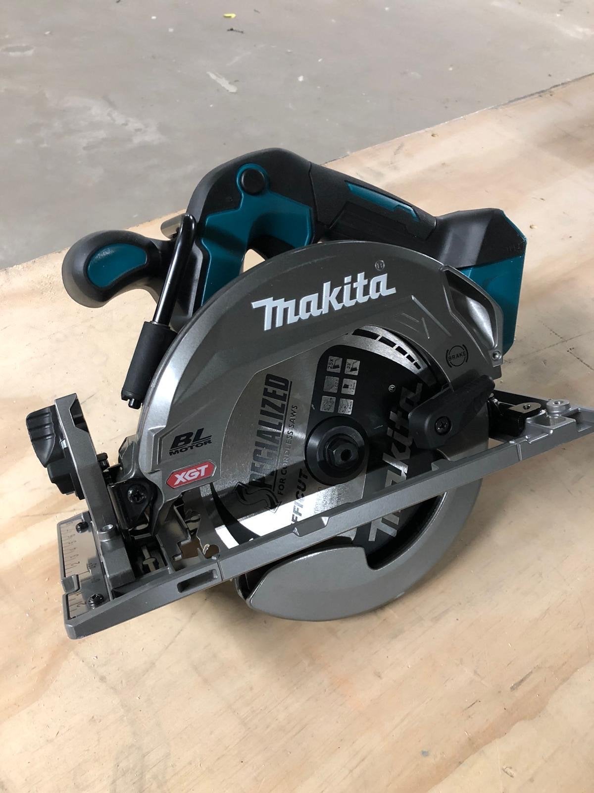 Makita HS012G XGT 40V Max Accu Cirkelzaag 165mm, Cirkelzaag, 70 mm of meer, Ophalen of Verzenden, Zo goed als nieuw