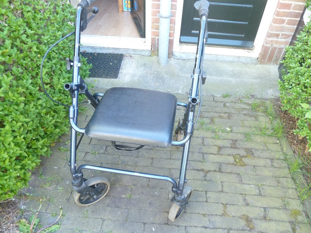 Rollator grijs van seenus, Ophalen, Opvouwbaar, Zo goed als nieuw