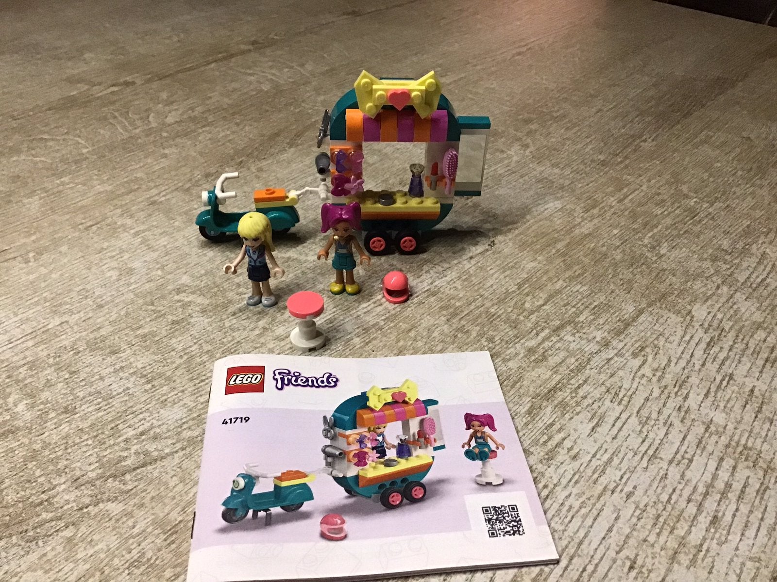 Lego friends Mobiele modeboetiek 41719, Ophalen of Verzenden, Zo goed als nieuw