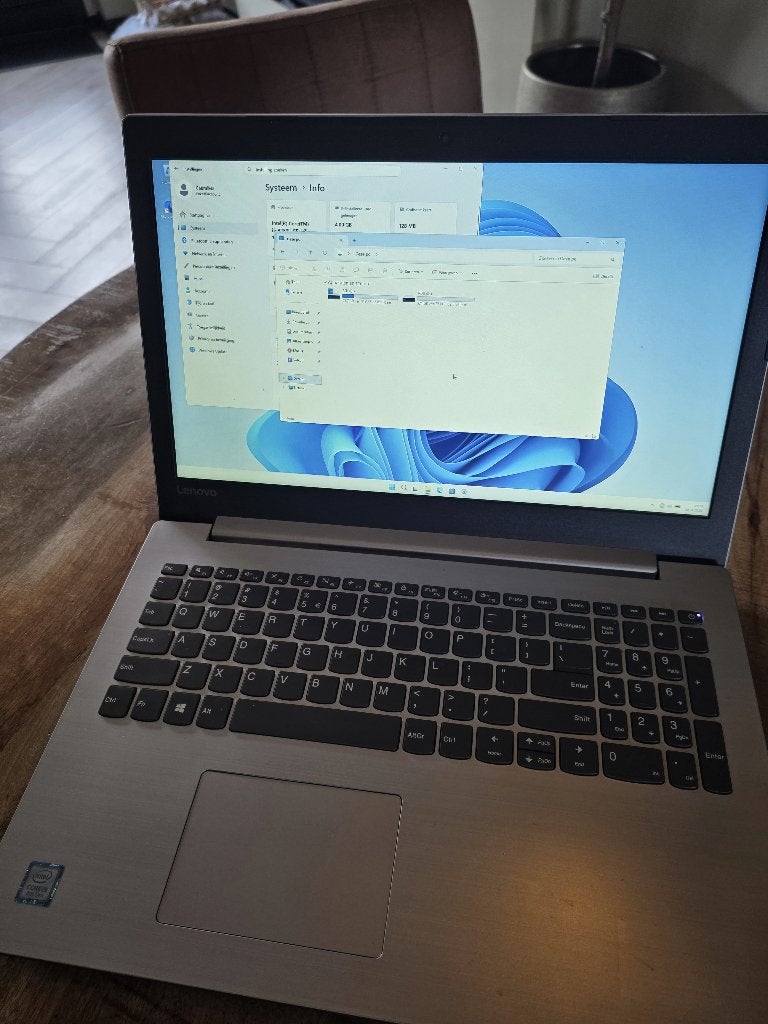 Lenovo Ideapad 330-15IKB 81DE | i5 | Windows 11 | 4GB | 1TB, Met videokaart, 2 tot 3 Ghz, Zo goed als nieuw, 1 TB