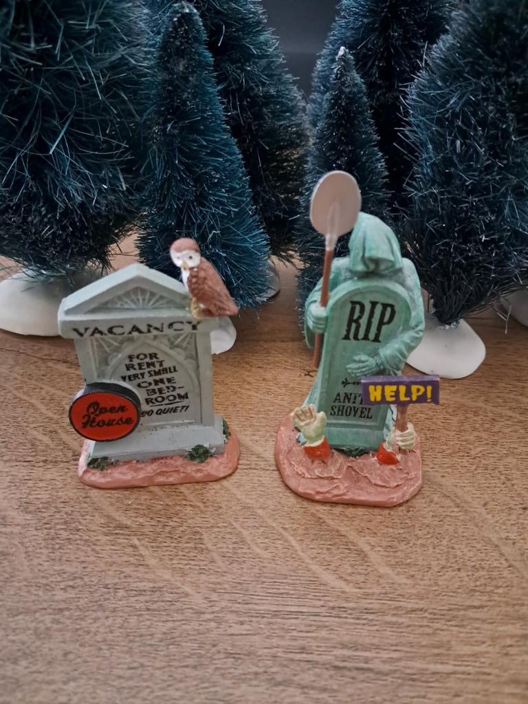Lemax spooky town tombstone duo, Ophalen