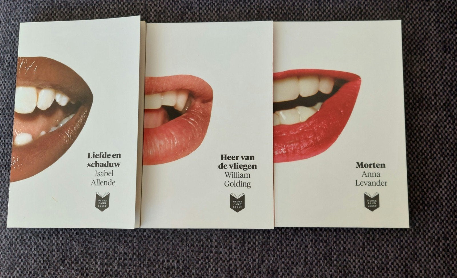 3 Boeken uit dezelfde serie
Kadotip
Zeer nette exemplaren v, Ophalen of Verzenden, Nieuw