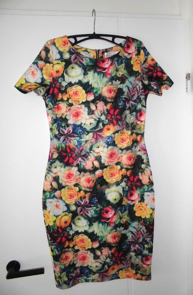 Paper dolls jurk maat 36 38 floral, Kleding | Dames, Ophalen of Verzenden, Zo goed als nieuw, Maat 36 (S), Paper Dolls