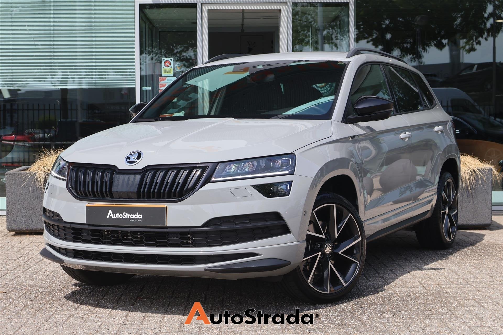 Skoda Karoq 1.5 SportLine TSI ACT 150pk | Trekhaak | Canton, Auto's, 4 cilinders, Bedrijf, SUV of Terreinwagen, Zilver of Grijs