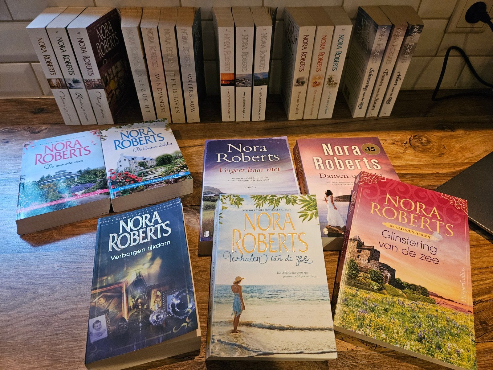 boeken Nora Roberts div series, Boeken, Ophalen of Verzenden, Zo goed als nieuw
