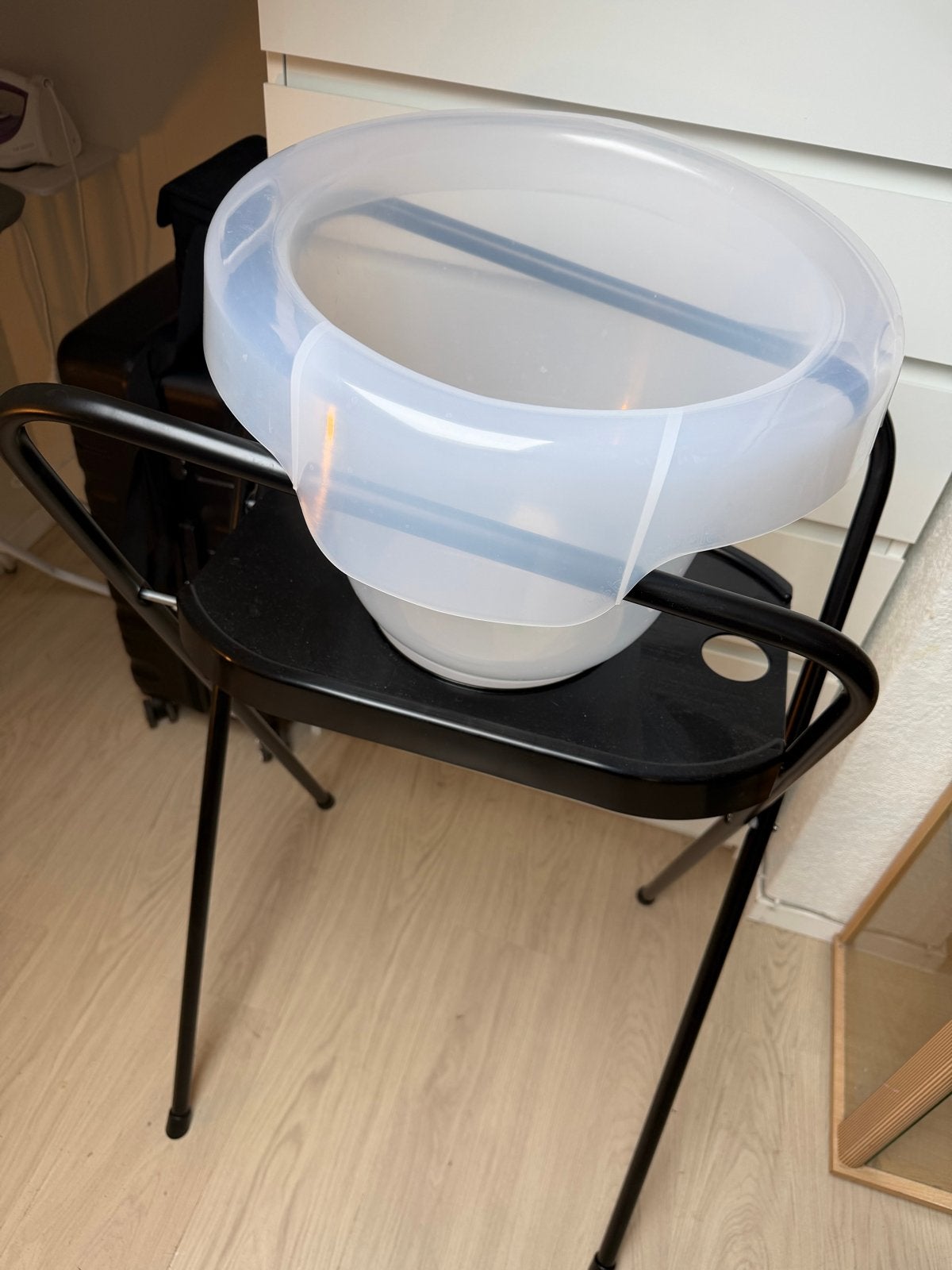 Tummy Tub met standaard - Nieuwstaat, Kinderen en Baby's, Badjes en Verzorging, Tummy Tub, Nieuw, Standaard, Ophalen