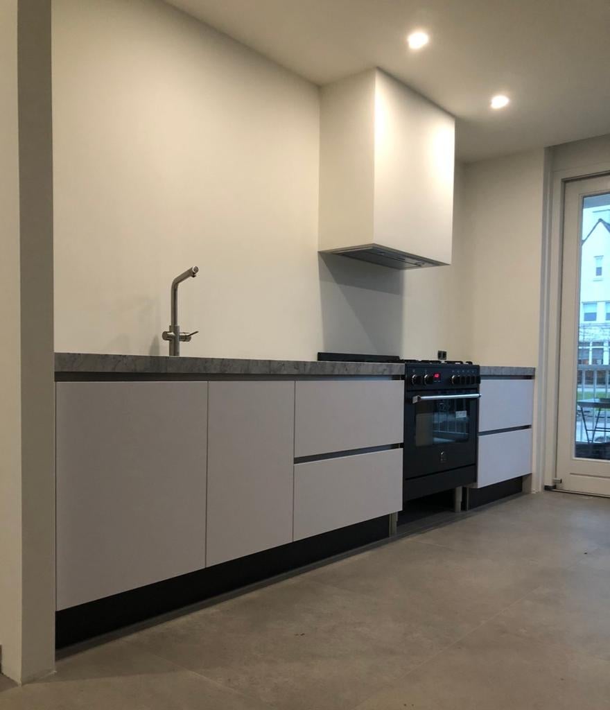 Moderne Zwart-Wit Keuken met Marmer Blad en Quoocker, Ophalen, 50 tot 100 cm, Zo goed als nieuw, Minder dan 100 cm